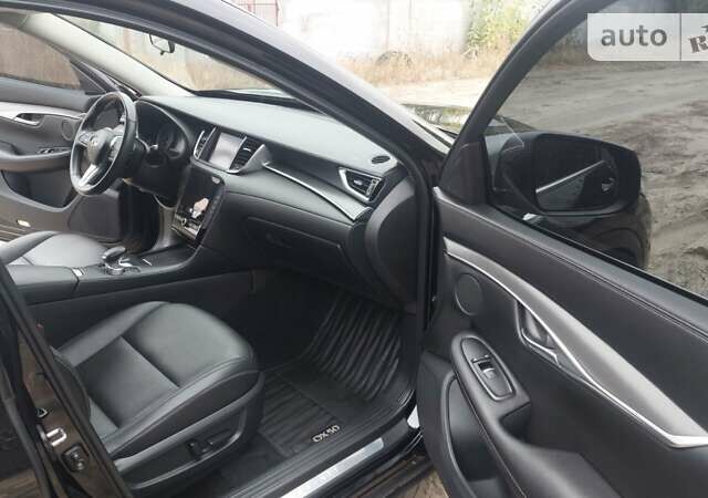 Черный Инфинити QX50, объемом двигателя 2 л и пробегом 32 тыс. км за 26000 $, фото 13 на Automoto.ua