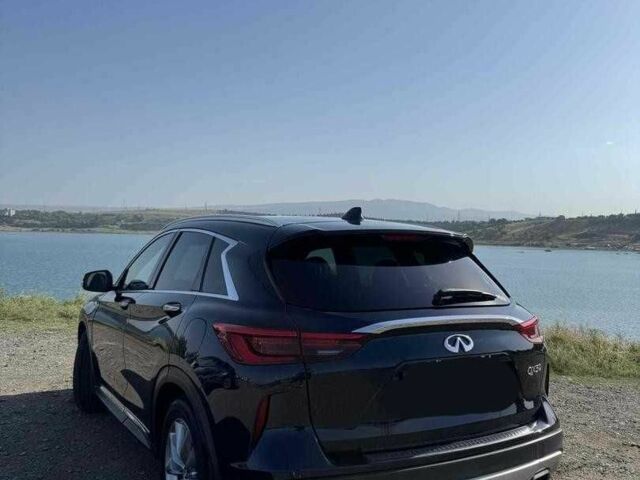 Черный Инфинити QX50, объемом двигателя 2 л и пробегом 80 тыс. км за 15300 $, фото 4 на Automoto.ua