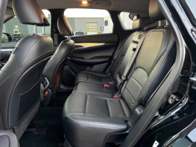 Черный Инфинити QX50, объемом двигателя 2 л и пробегом 37 тыс. км за 9000 $, фото 15 на Automoto.ua