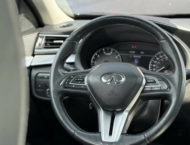 Чорний Інфініті QX50, об'ємом двигуна 1.99 л та пробігом 77 тис. км за 25555 $, фото 1 на Automoto.ua