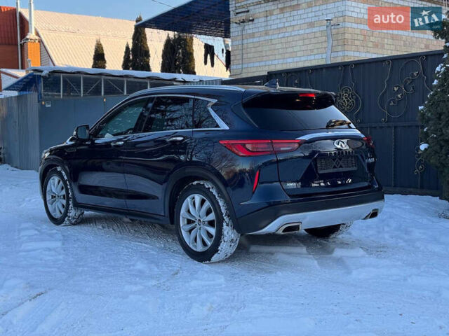 Черный Инфинити QX50, объемом двигателя 2 л и пробегом 64 тыс. км за 23900 $, фото 1 на Automoto.ua