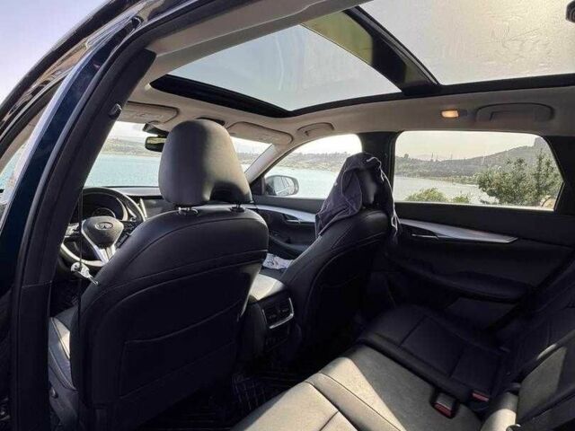 Черный Инфинити QX50, объемом двигателя 2 л и пробегом 80 тыс. км за 15300 $, фото 8 на Automoto.ua