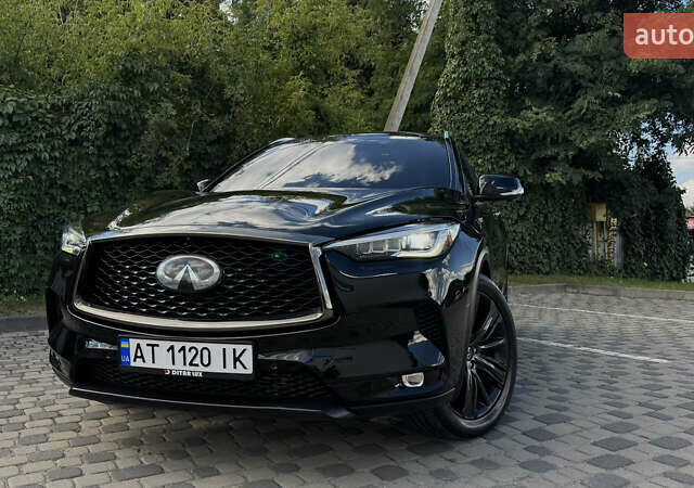 Чорний Інфініті QX50, об'ємом двигуна 2 л та пробігом 54 тис. км за 25888 $, фото 6 на Automoto.ua