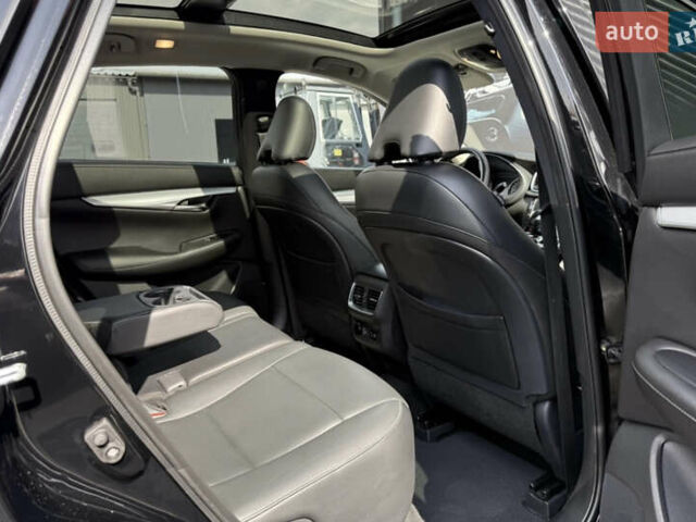 Чорний Інфініті QX50, об'ємом двигуна 1.99 л та пробігом 77 тис. км за 25555 $, фото 4 на Automoto.ua