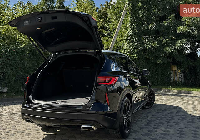 Чорний Інфініті QX50, об'ємом двигуна 2 л та пробігом 54 тис. км за 25888 $, фото 32 на Automoto.ua