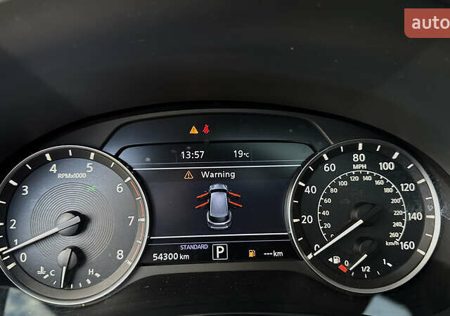 Чорний Інфініті QX50, об'ємом двигуна 2 л та пробігом 54 тис. км за 25888 $, фото 68 на Automoto.ua