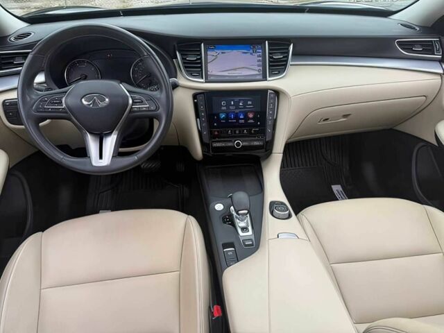 Черный Инфинити QX50, объемом двигателя 2 л и пробегом 44 тыс. км за 10000 $, фото 9 на Automoto.ua