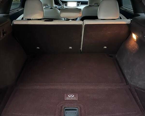 Черный Инфинити QX50, объемом двигателя 2 л и пробегом 101 тыс. км за 25000 $, фото 20 на Automoto.ua