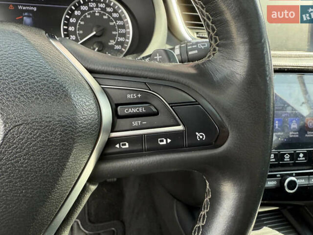 Чорний Інфініті QX50, об'ємом двигуна 1.99 л та пробігом 77 тис. км за 25555 $, фото 10 на Automoto.ua