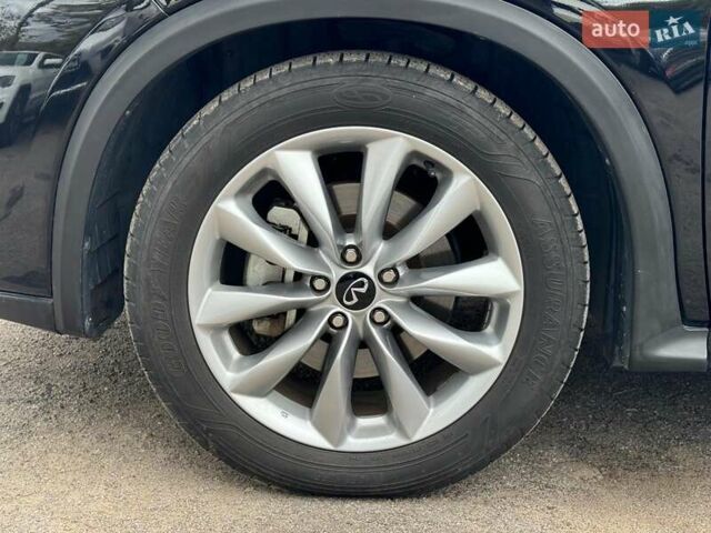 Черный Инфинити QX50, объемом двигателя 2 л и пробегом 87 тыс. км за 23290 $, фото 10 на Automoto.ua