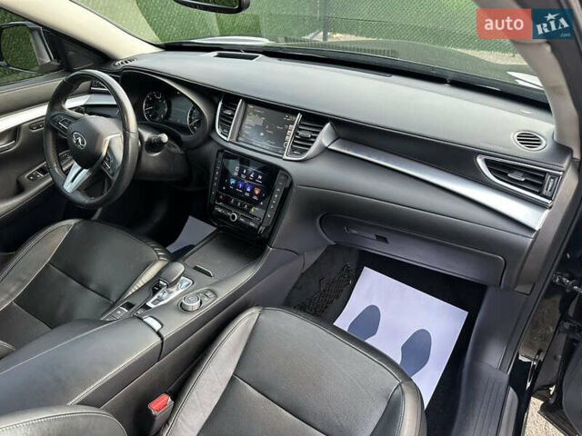 Черный Инфинити QX50, объемом двигателя 2 л и пробегом 79 тыс. км за 26200 $, фото 10 на Automoto.ua