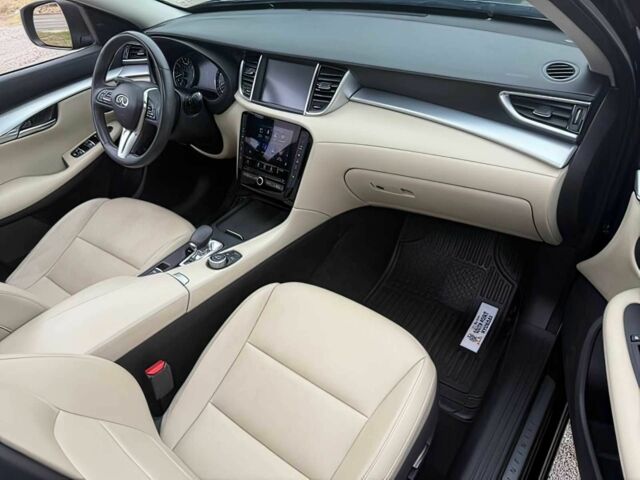 Черный Инфинити QX50, объемом двигателя 2 л и пробегом 44 тыс. км за 10000 $, фото 12 на Automoto.ua