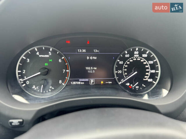 Черный Инфинити QX50, объемом двигателя 2 л и пробегом 129 тыс. км за 24000 $, фото 17 на Automoto.ua