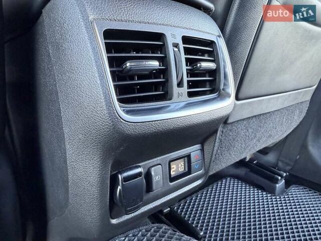 Черный Инфинити QX50, объемом двигателя 2 л и пробегом 84 тыс. км за 23999 $, фото 127 на Automoto.ua