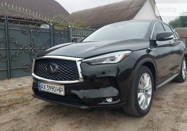 Черный Инфинити QX50, объемом двигателя 2 л и пробегом 32 тыс. км за 26000 $, фото 1 на Automoto.ua