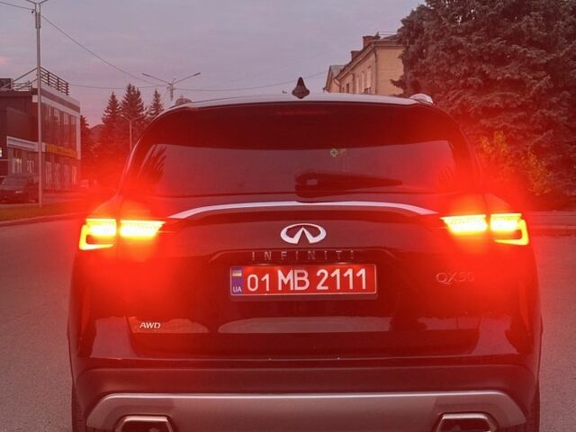 Чорний Інфініті QX50, об'ємом двигуна 2 л та пробігом 120 тис. км за 20800 $, фото 1 на Automoto.ua