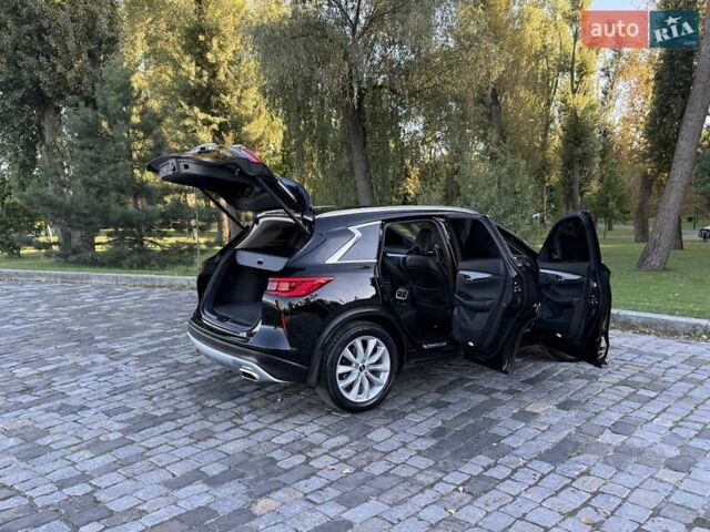 Черный Инфинити QX50, объемом двигателя 2 л и пробегом 84 тыс. км за 23999 $, фото 90 на Automoto.ua
