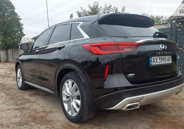 Черный Инфинити QX50, объемом двигателя 2 л и пробегом 32 тыс. км за 26000 $, фото 3 на Automoto.ua