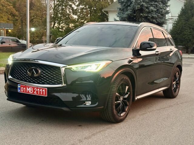 Чорний Інфініті QX50, об'ємом двигуна 2 л та пробігом 120 тис. км за 20800 $, фото 3 на Automoto.ua