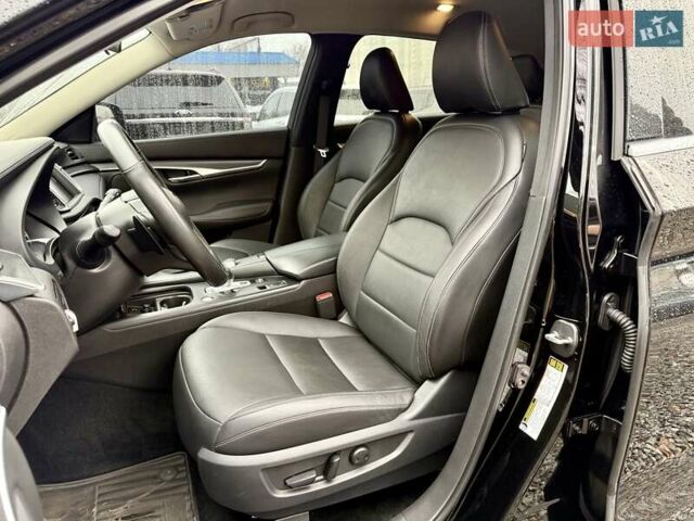 Черный Инфинити QX50, объемом двигателя 2 л и пробегом 34 тыс. км за 24500 $, фото 8 на Automoto.ua