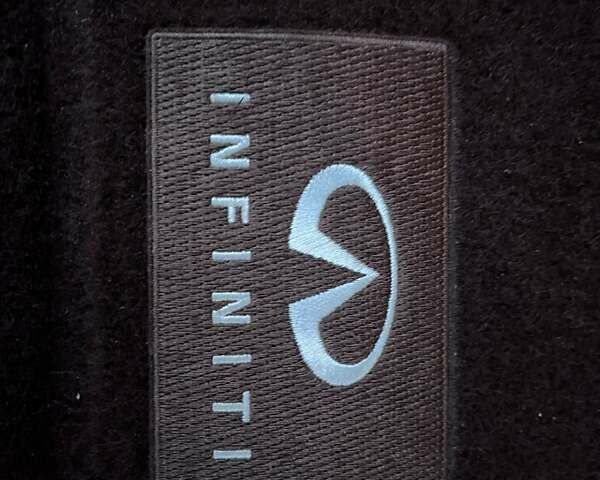 Черный Инфинити QX50, объемом двигателя 2 л и пробегом 101 тыс. км за 25000 $, фото 19 на Automoto.ua