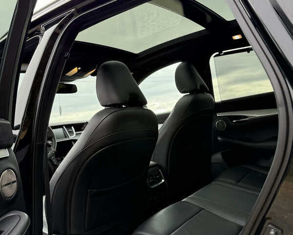 Черный Инфинити QX50, объемом двигателя 2 л и пробегом 102 тыс. км за 28200 $, фото 13 на Automoto.ua