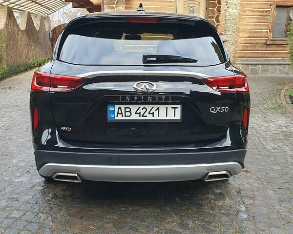 Черный Инфинити QX50, объемом двигателя 2 л и пробегом 17 тыс. км за 31000 $, фото 4 на Automoto.ua