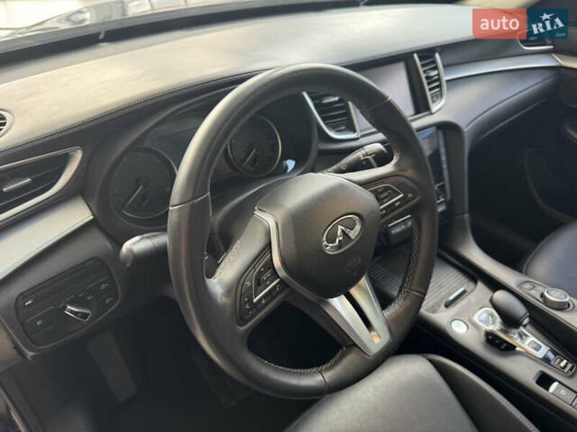 Черный Инфинити QX50, объемом двигателя 2 л и пробегом 135 тыс. км за 21950 $, фото 10 на Automoto.ua