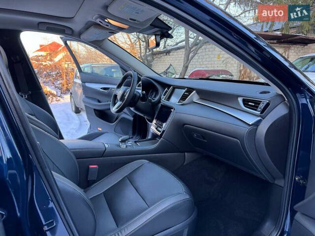 Черный Инфинити QX50, объемом двигателя 2 л и пробегом 64 тыс. км за 23900 $, фото 27 на Automoto.ua