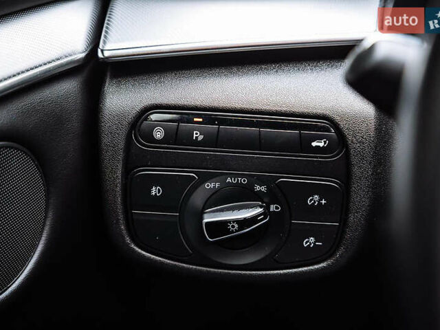 Черный Инфинити QX50, объемом двигателя 2 л и пробегом 64 тыс. км за 24500 $, фото 57 на Automoto.ua