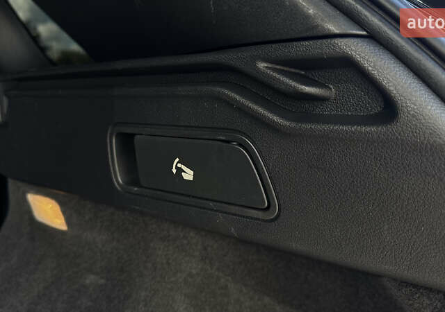 Чорний Інфініті QX50, об'ємом двигуна 2 л та пробігом 54 тис. км за 25888 $, фото 34 на Automoto.ua