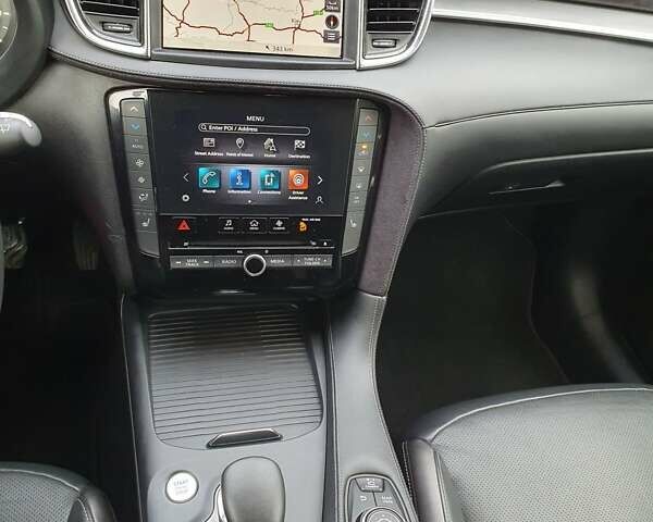 Черный Инфинити QX50, объемом двигателя 2 л и пробегом 17 тыс. км за 31000 $, фото 14 на Automoto.ua