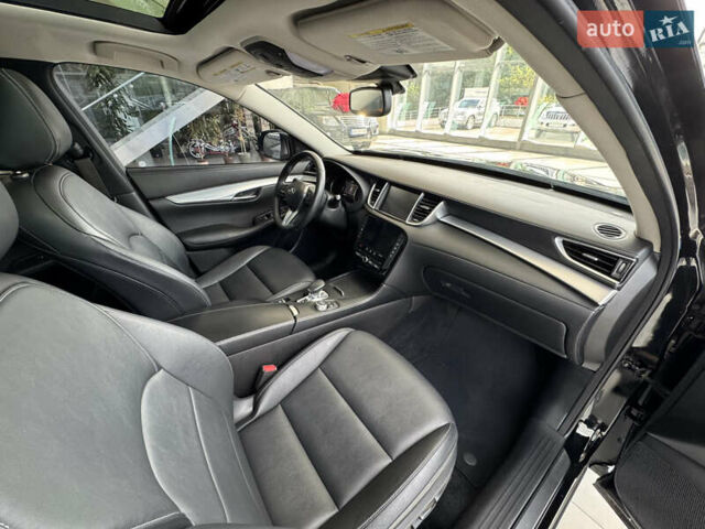 Черный Инфинити QX50, объемом двигателя 2 л и пробегом 135 тыс. км за 21950 $, фото 23 на Automoto.ua