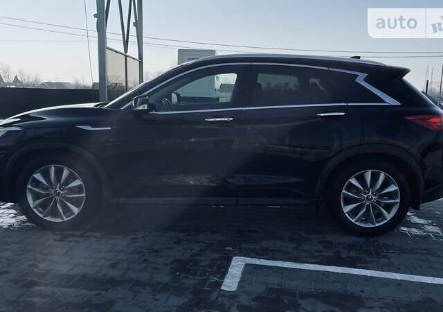 Чорний Інфініті QX50, об'ємом двигуна 1.99 л та пробігом 75 тис. км за 30200 $, фото 7 на Automoto.ua