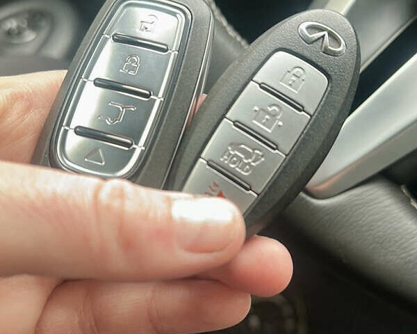 Черный Инфинити QX50, объемом двигателя 1.99 л и пробегом 120 тыс. км за 20350 $, фото 83 на Automoto.ua