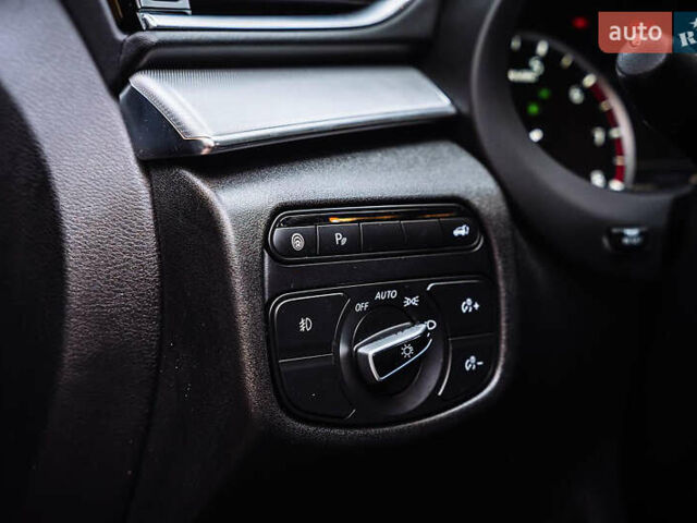 Черный Инфинити QX50, объемом двигателя 2 л и пробегом 64 тыс. км за 24500 $, фото 47 на Automoto.ua