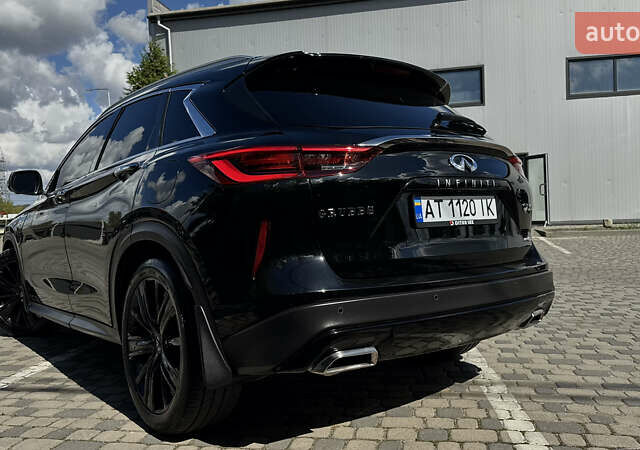 Чорний Інфініті QX50, об'ємом двигуна 2 л та пробігом 54 тис. км за 25888 $, фото 38 на Automoto.ua