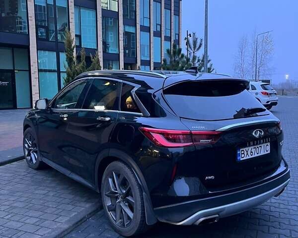 Черный Инфинити QX50, объемом двигателя 2 л и пробегом 101 тыс. км за 25000 $, фото 3 на Automoto.ua