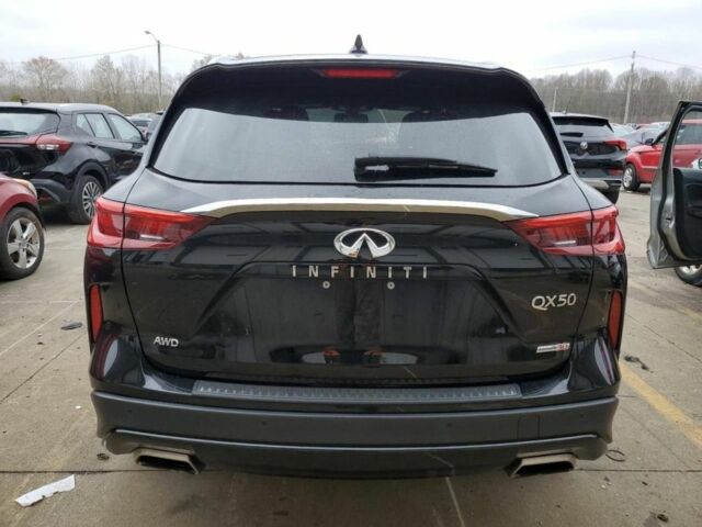 Чорний Інфініті QX50, об'ємом двигуна 2 л та пробігом 52 тис. км за 18200 $, фото 2 на Automoto.ua