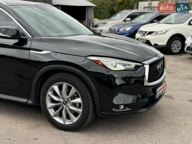 Черный Инфинити QX50, объемом двигателя 2 л и пробегом 87 тыс. км за 23290 $, фото 3 на Automoto.ua