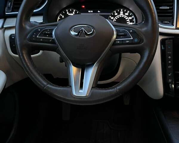 Черный Инфинити QX50, объемом двигателя 2 л и пробегом 101 тыс. км за 25000 $, фото 11 на Automoto.ua