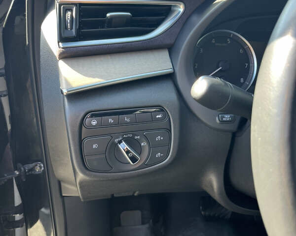 Черный Инфинити QX50, объемом двигателя 0 л и пробегом 51 тыс. км за 25500 $, фото 20 на Automoto.ua