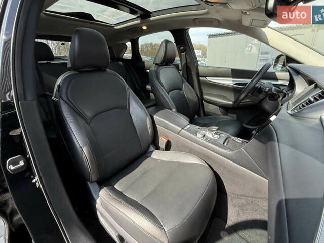 Чорний Інфініті QX50, об'ємом двигуна 1.99 л та пробігом 77 тис. км за 25555 $, фото 9 на Automoto.ua
