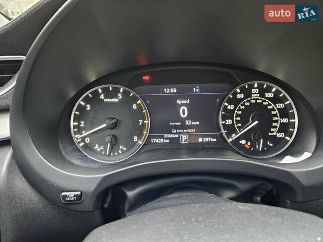 Черный Инфинити QX50, объемом двигателя 2 л и пробегом 17 тыс. км за 31000 $, фото 1 на Automoto.ua