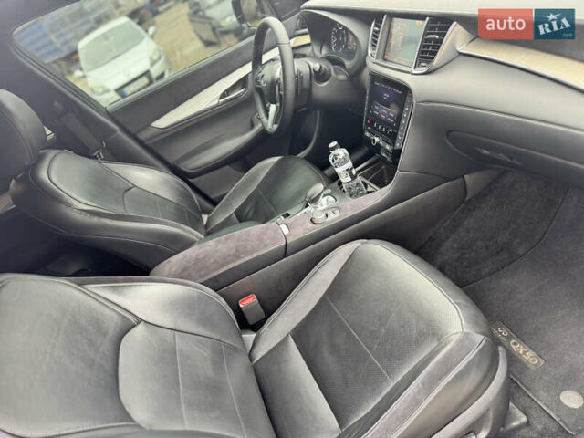 Черный Инфинити QX50, объемом двигателя 2 л и пробегом 129 тыс. км за 24000 $, фото 16 на Automoto.ua