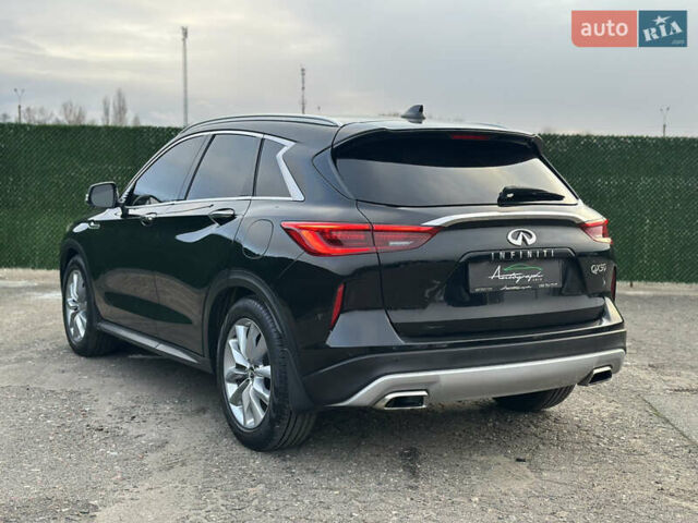 Черный Инфинити QX50, объемом двигателя 2 л и пробегом 79 тыс. км за 26200 $, фото 1 на Automoto.ua