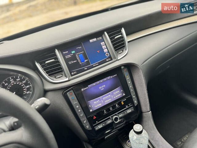 Черный Инфинити QX50, объемом двигателя 2 л и пробегом 129 тыс. км за 24000 $, фото 12 на Automoto.ua