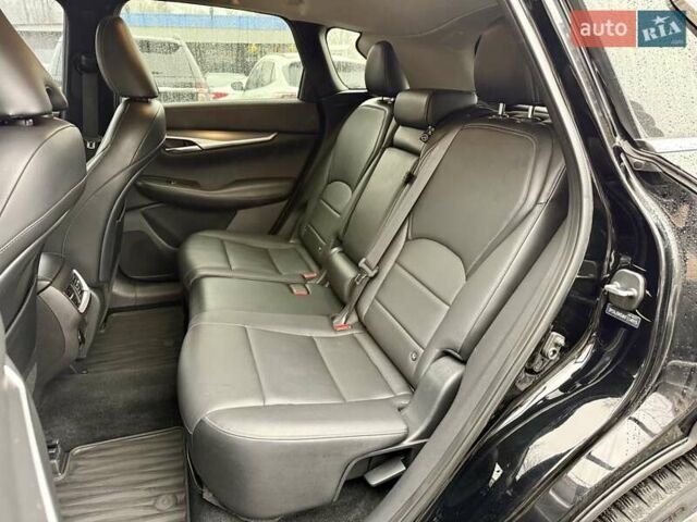 Черный Инфинити QX50, объемом двигателя 2 л и пробегом 34 тыс. км за 24500 $, фото 9 на Automoto.ua