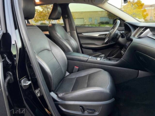 Черный Инфинити QX50, объемом двигателя 2 л и пробегом 37 тыс. км за 9000 $, фото 12 на Automoto.ua