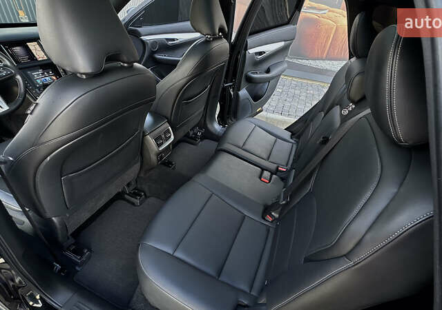 Чорний Інфініті QX50, об'ємом двигуна 2 л та пробігом 54 тис. км за 25888 $, фото 46 на Automoto.ua